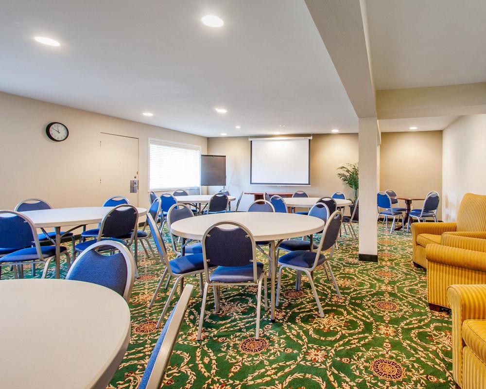 Hotel Rodeway Airport