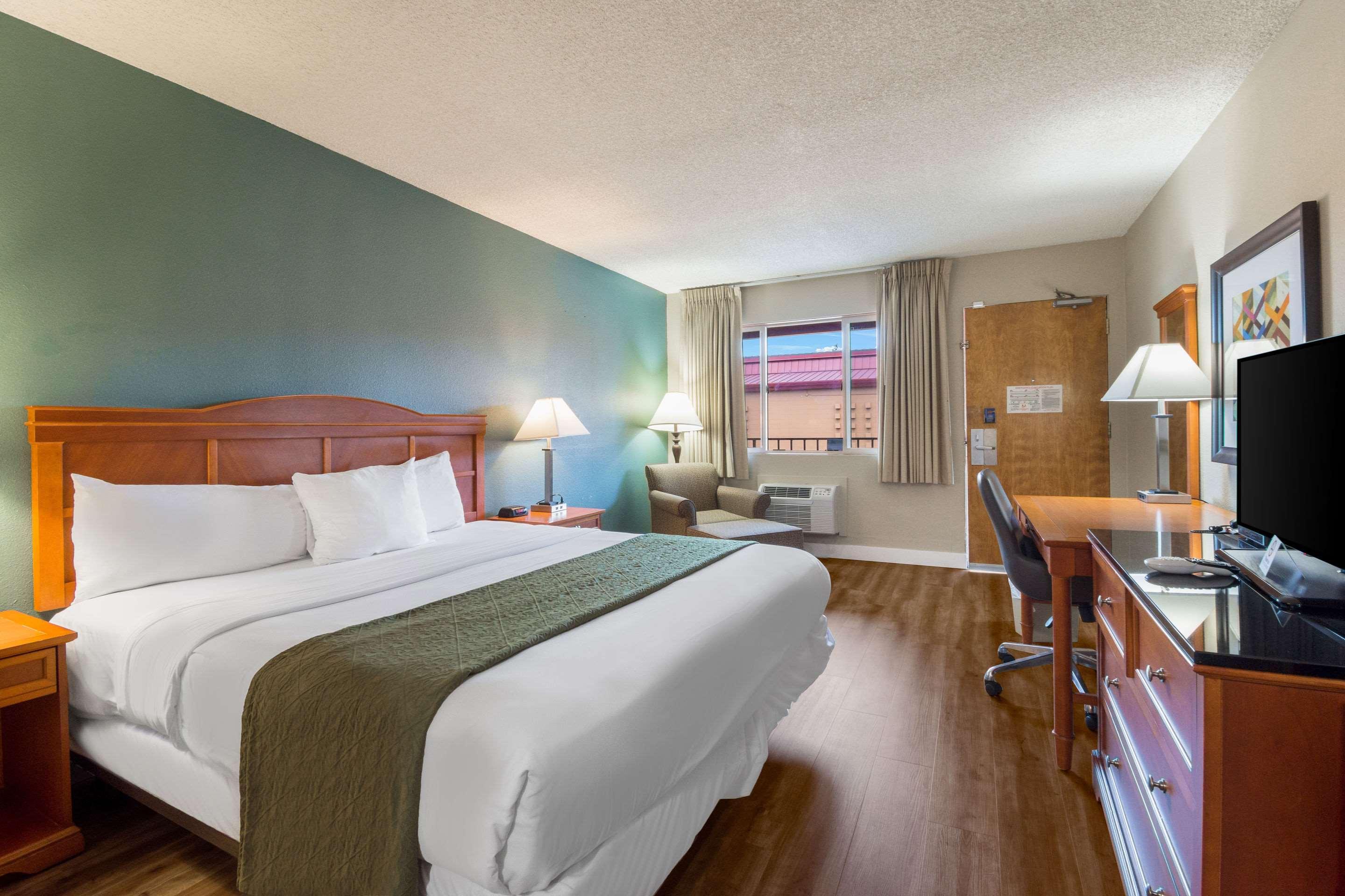 Hotel Rodeway Airport Portland