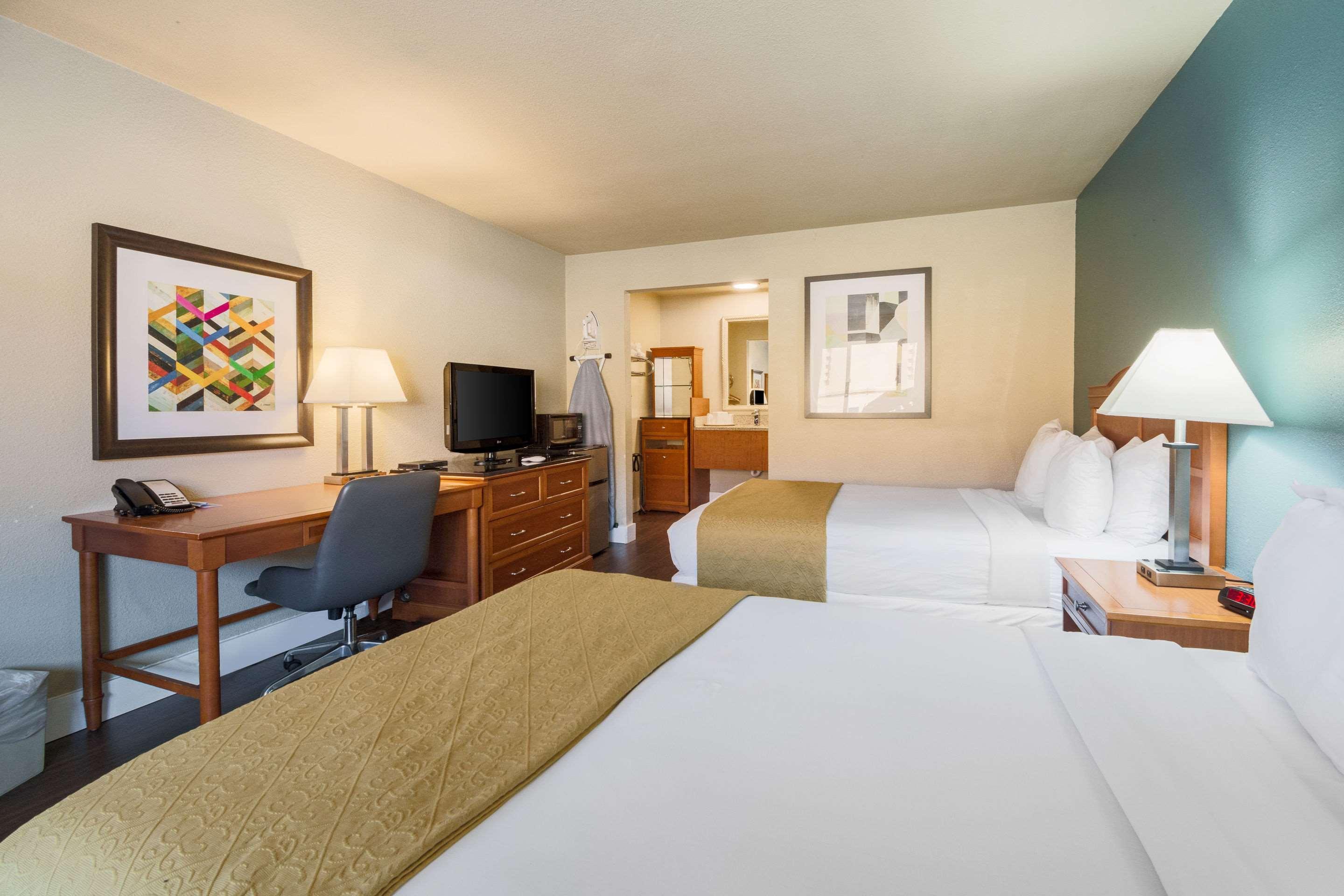 Hotel Rodeway Airport