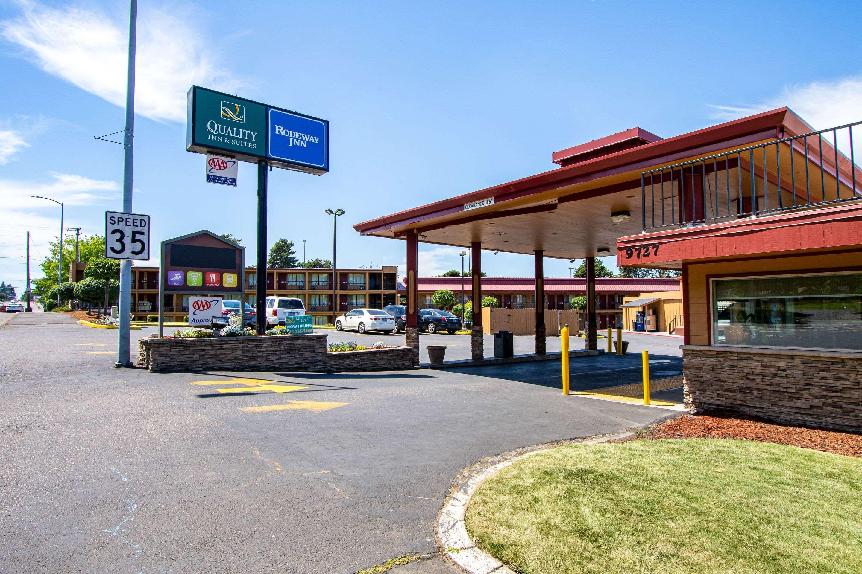 Rodeway Airport Hotel