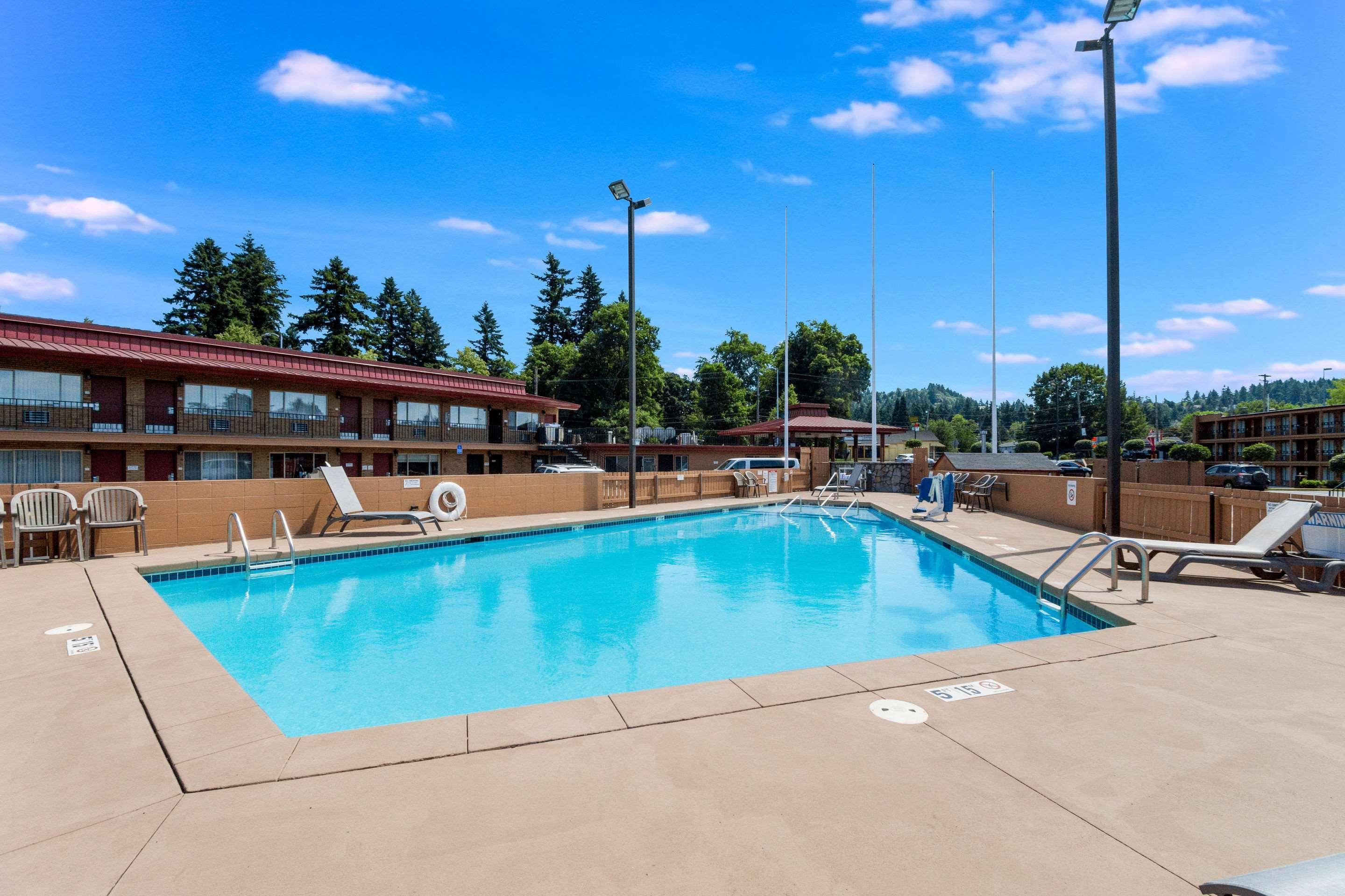 Rodeway Airport Hotel 2*